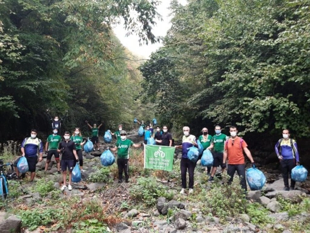 Ekolojik Yaşam Bisiklet Derneği üyeleri Kabaceviz Şelaleleri'nde temizlik yaptı - Resim 6