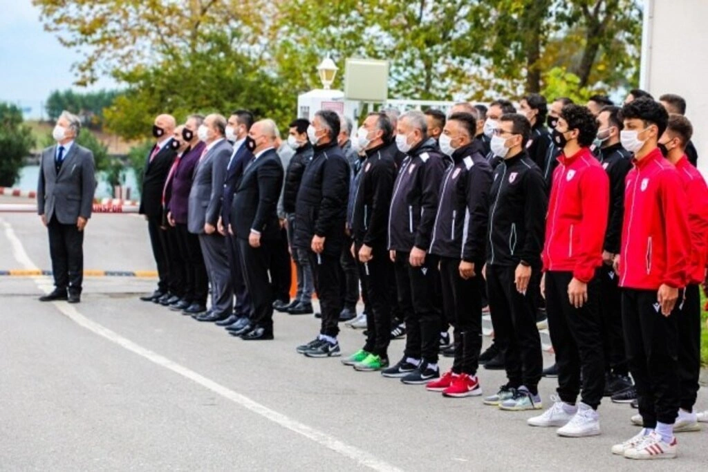 Yılport Samsunspor Ata'yı andı - Resim 4