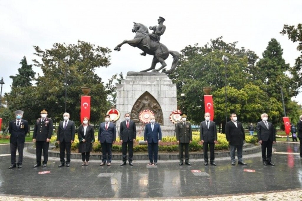 Samsun’da Atatürk saygıyla anıldı - Resim 6