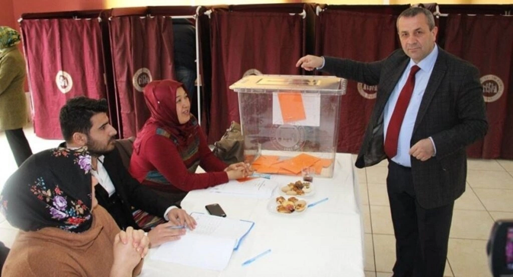 AK Parti'de temayül yoklaması yoğun bir katılım ile gerçekleşti - Resim 3