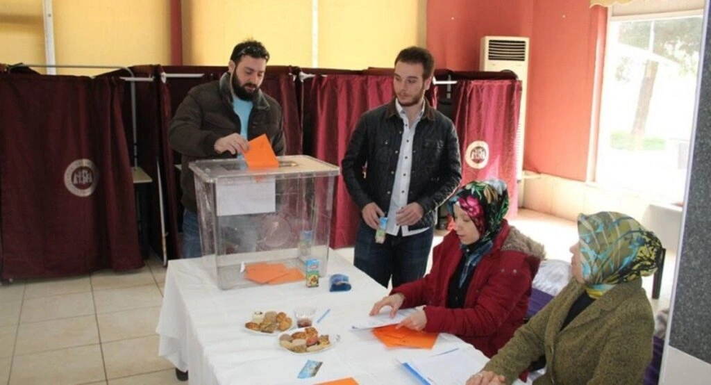 AK Parti'de temayül yoklaması yoğun bir katılım ile gerçekleşti - Resim 18