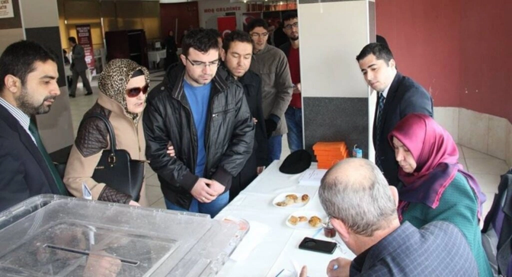 AK Parti'de temayül yoklaması yoğun bir katılım ile gerçekleşti - Resim 23