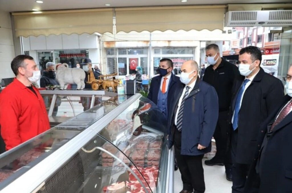 Vali Dağlı Çarşamba'da - Resim 1