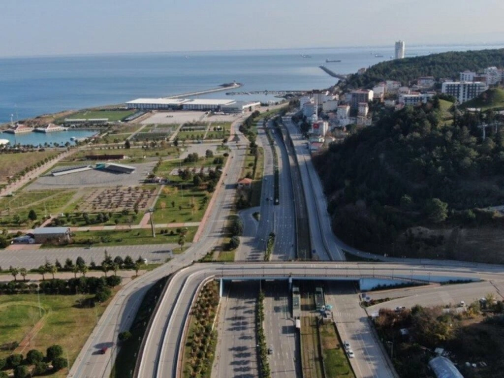 Samsun'da boş kalan sokak, meydan ve yol fotoğrafları - 27 Aralık Pazar - Resim 5