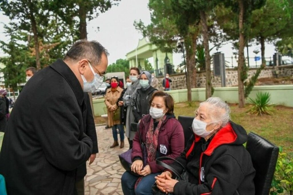 Doktor Ali Murat Uludoğan son yolculuğuna gözyaşlarıyla uğurlandı - Resim 4