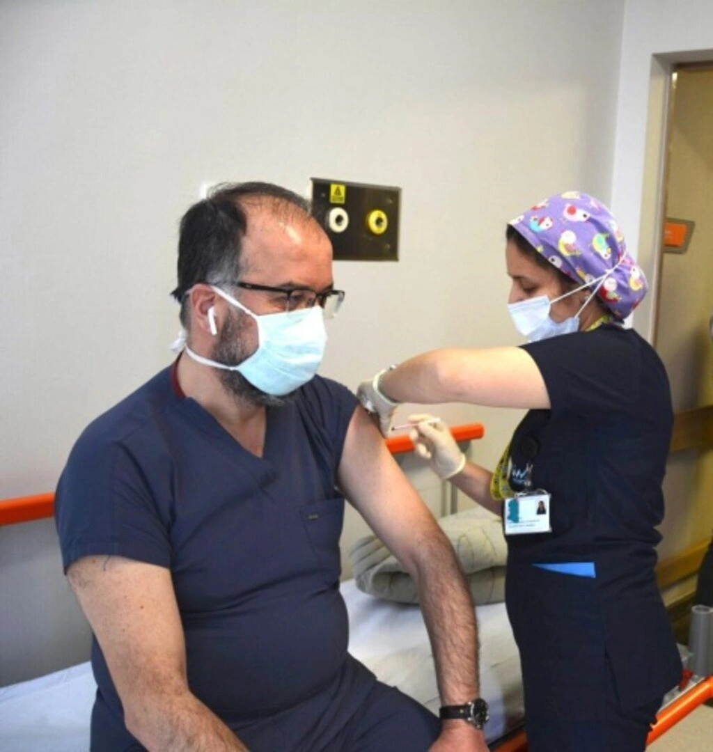 LIV HOSPITAL SAMSUN ÇALIŞANLARI AŞILANMAYA BAŞLADI - Resim 2