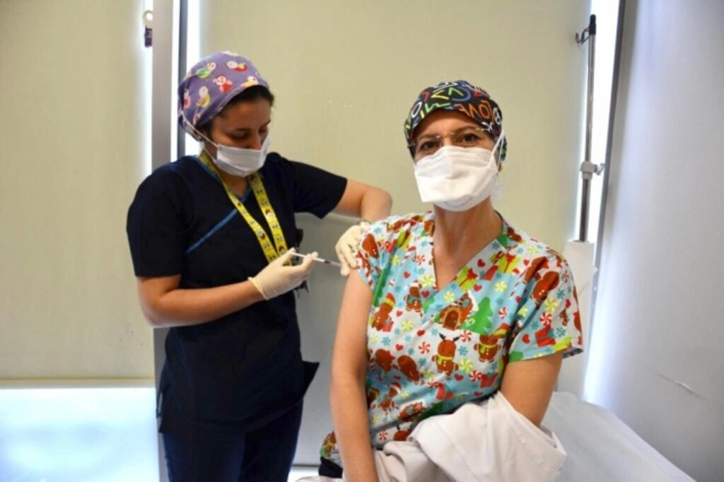 LIV HOSPITAL SAMSUN ÇALIŞANLARI AŞILANMAYA BAŞLADI - Resim 5