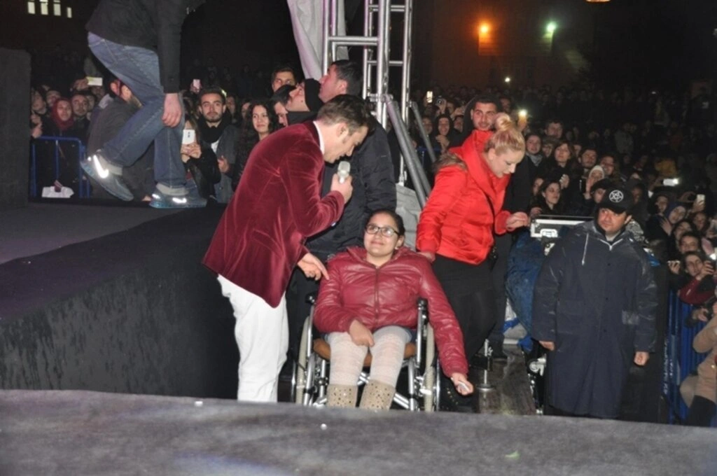 Mustafa Ceceli OMÜ Konseri - Resim 6