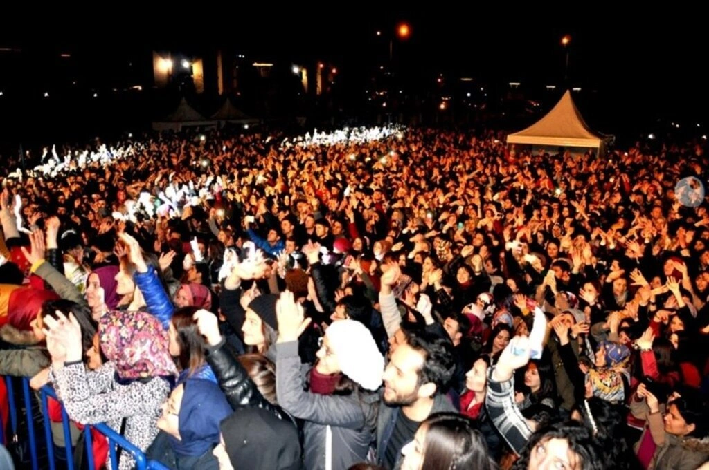 Mustafa Ceceli OMÜ Konseri - Resim 13
