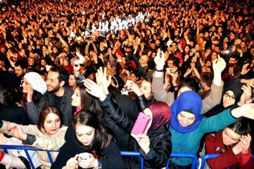 Mustafa Ceceli OMÜ Konseri - Resim 16