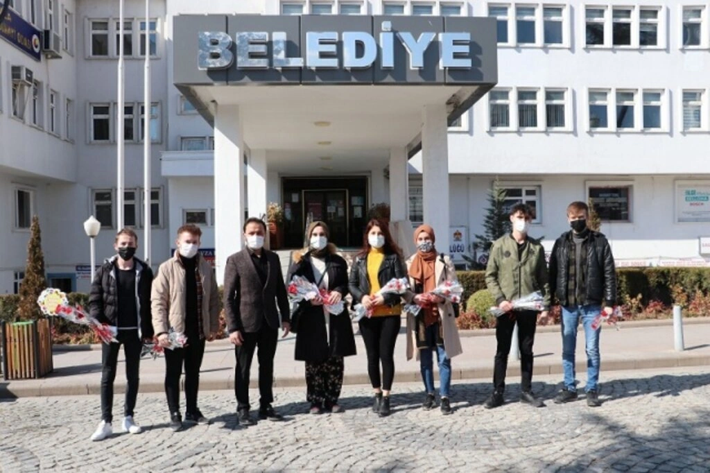 Havza AK Gençlikten karanfilli sürprizi - Resim 4
