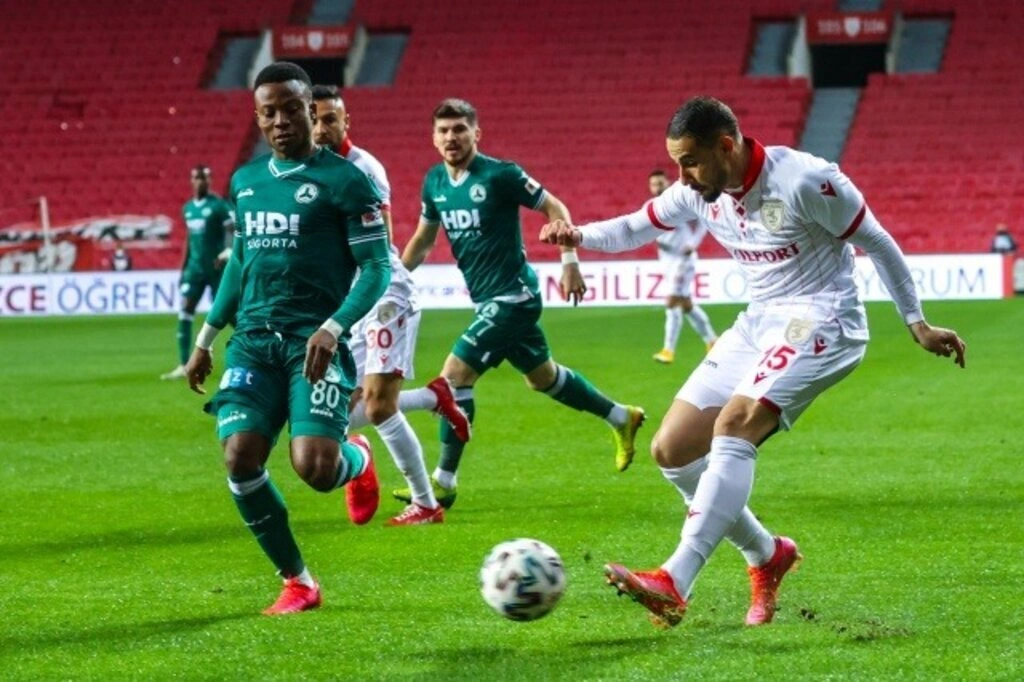 Samsunspor Giresunspor maçı ilk yarı fotoğrafları - Resim 8
