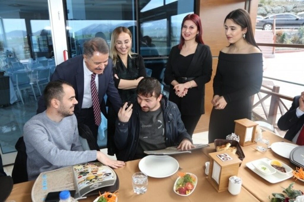 Atakum Belediye Başkanı Av. Cemil Deveci 2 yıllık çalışmalarını özetledi - Resim 32