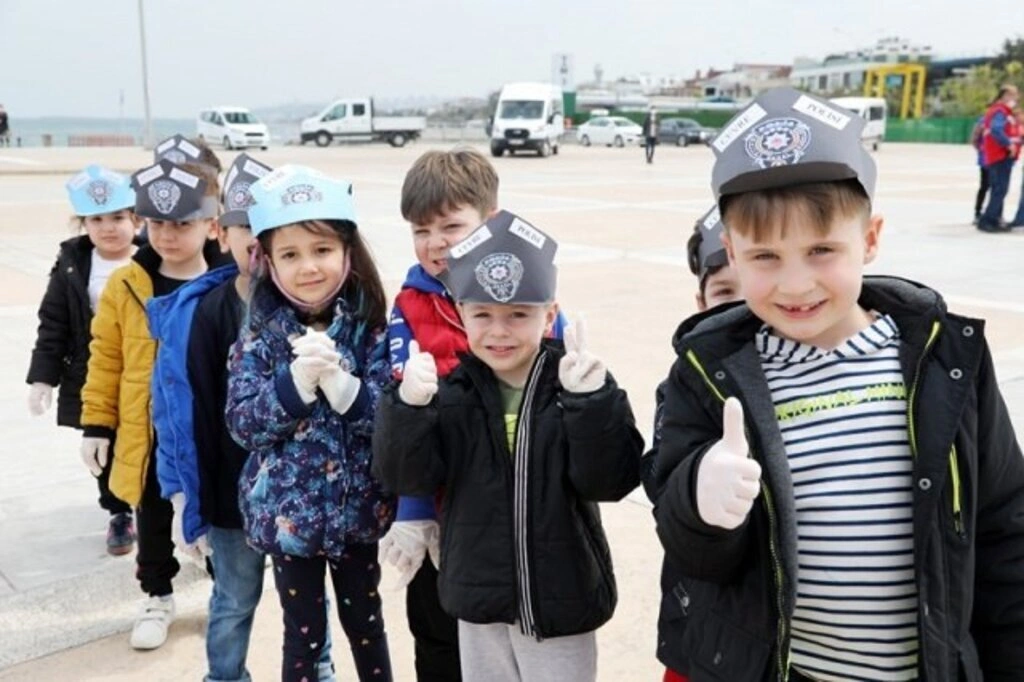 Başkan Deveci ile gönüllülerden sahil temizliği - Resim 4