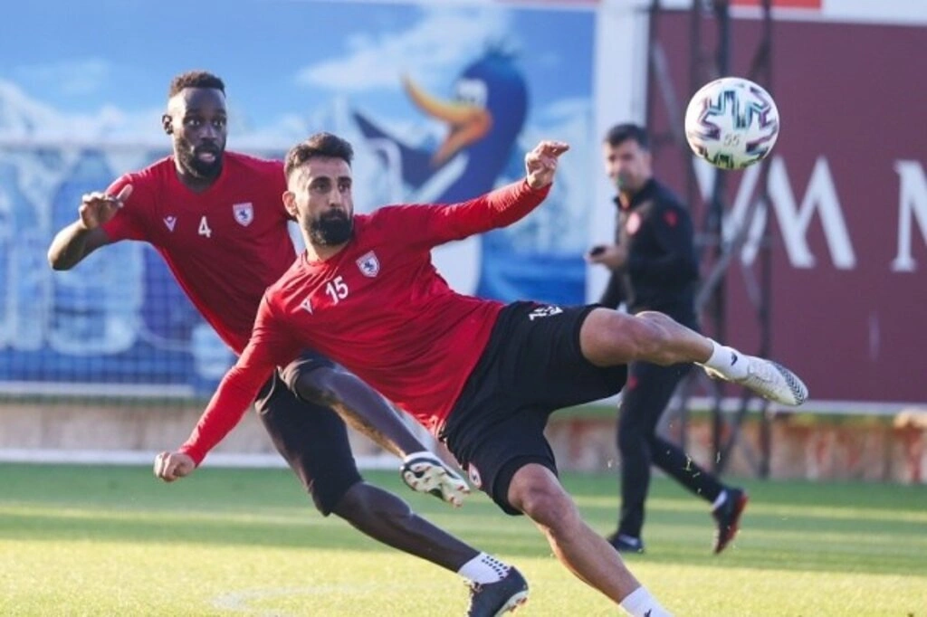 Samsunspor Play-Off Yarı Final ilk maçına sıkı hazırlanıyor - Resim 1