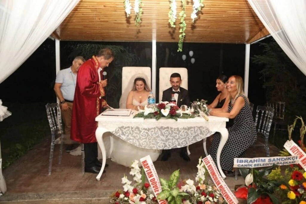 Deveci ailesinin mutlu günü - Resim 3