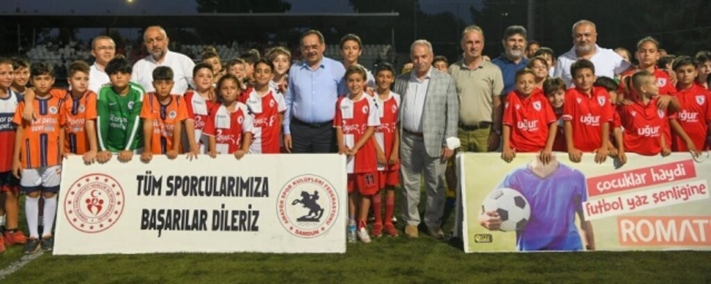 Küçük Dev Adamlar Futbol Turnuvası ödül töreni - Resim 4