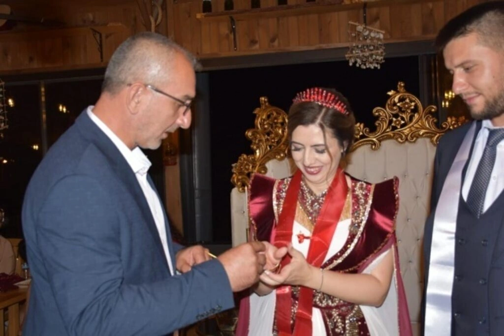 Rüya gibi bir düğünle dünya evine girdiler - Resim 1