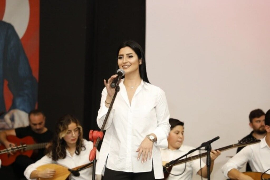 İlkadım Belediyesi saz kursiyerlerinden Bağlama Dinletisi ve Solistler Geçidi - Resim 4