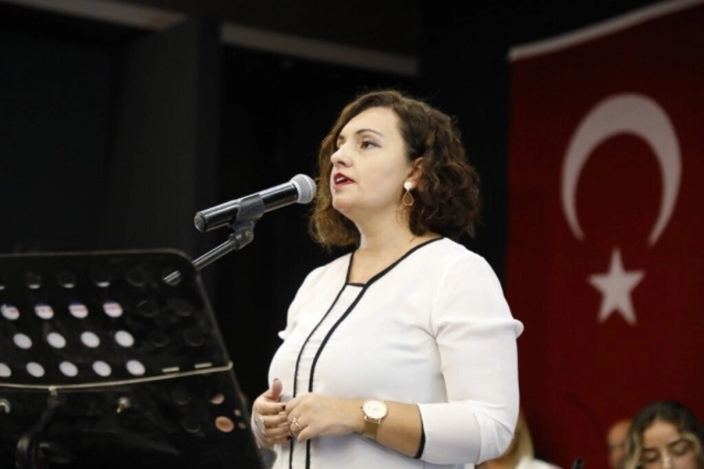 İlkadım Belediyesi saz kursiyerlerinden Bağlama Dinletisi ve Solistler Geçidi - Resim 5