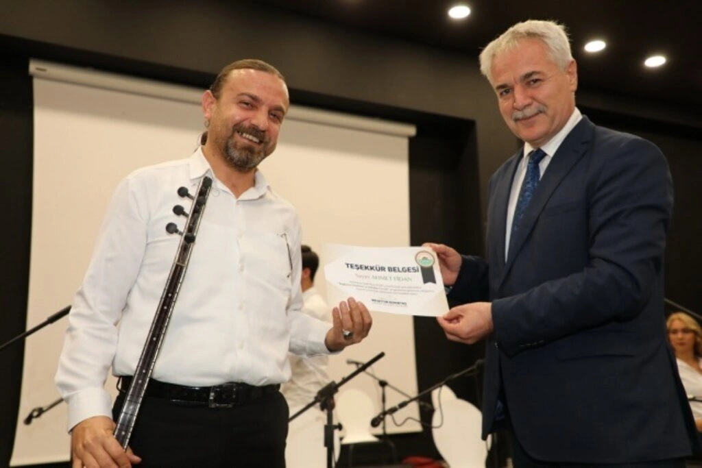 İlkadım Belediyesi saz kursiyerlerinden Bağlama Dinletisi ve Solistler Geçidi - Resim 7