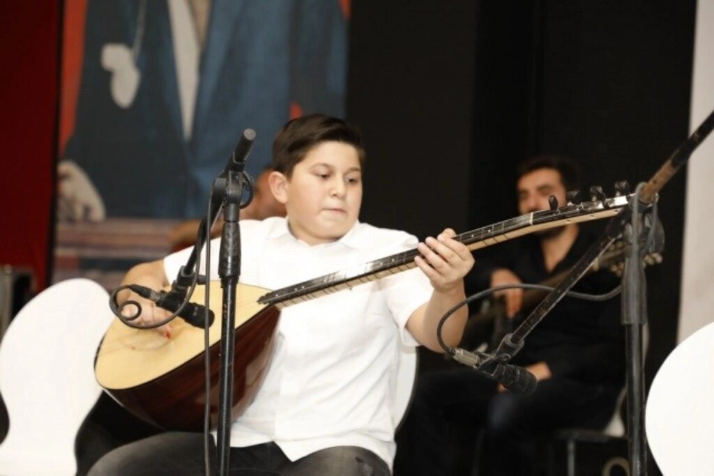 İlkadım Belediyesi saz kursiyerlerinden Bağlama Dinletisi ve Solistler Geçidi - Resim 8