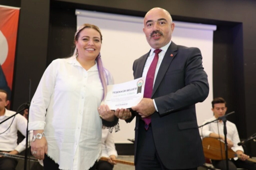 İlkadım Belediyesi saz kursiyerlerinden Bağlama Dinletisi ve Solistler Geçidi - Resim 10