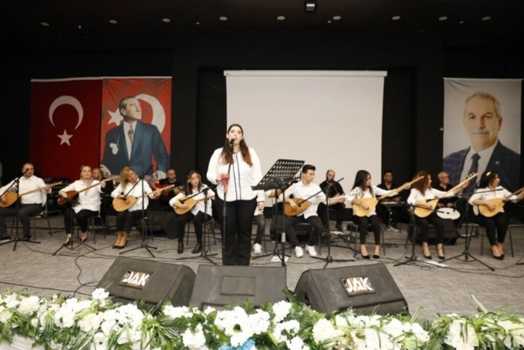 İlkadım Belediyesi saz kursiyerlerinden Bağlama Dinletisi ve Solistler Geçidi - Resim 19