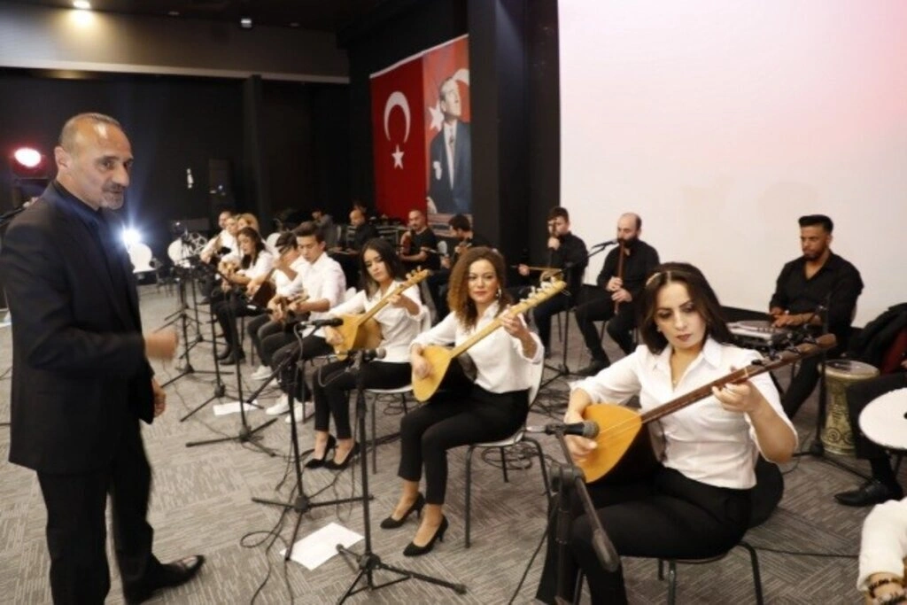 İlkadım Belediyesi saz kursiyerlerinden Bağlama Dinletisi ve Solistler Geçidi - Resim 20