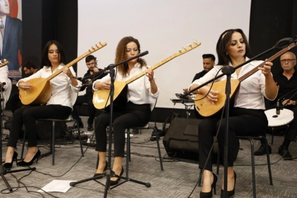 İlkadım Belediyesi saz kursiyerlerinden Bağlama Dinletisi ve Solistler Geçidi - Resim 21