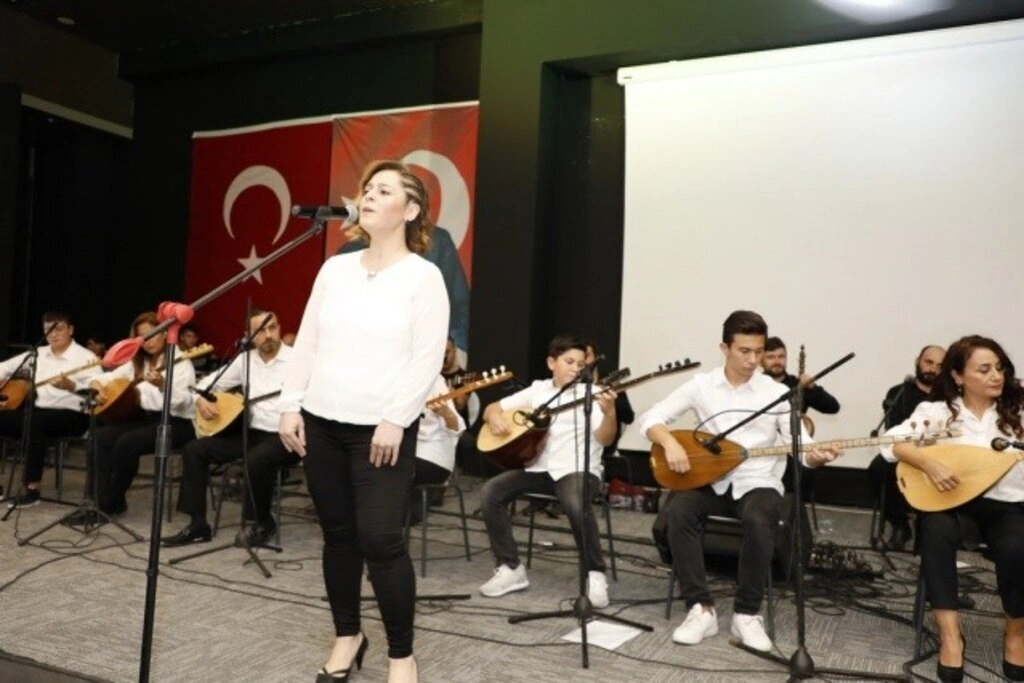 İlkadım Belediyesi saz kursiyerlerinden Bağlama Dinletisi ve Solistler Geçidi - Resim 28