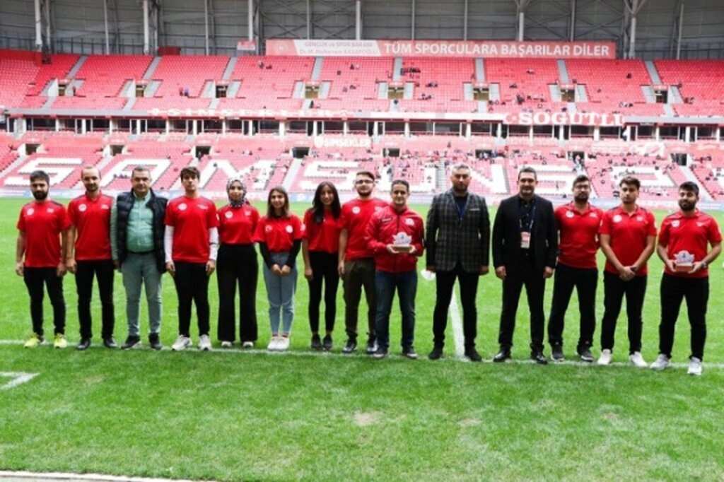 TEKNOFEST Birincileri 19 Mayıs Stadyumun'da - Resim 3