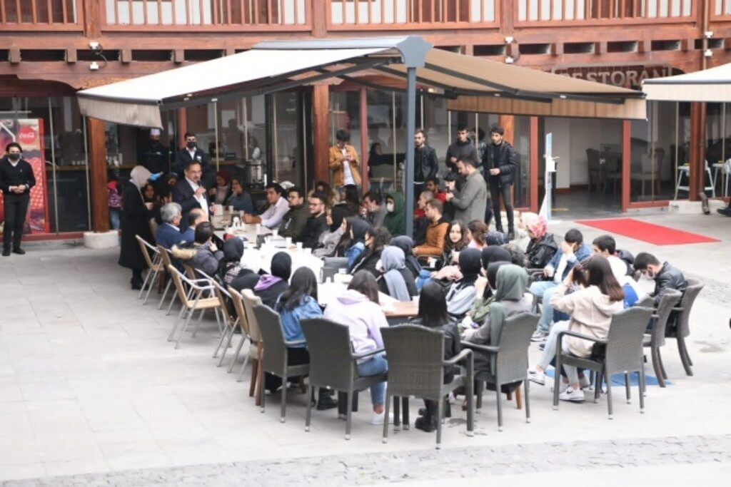 ÜniAK'tan Kampüse Hoş Geldin Gezileri - Resim 8