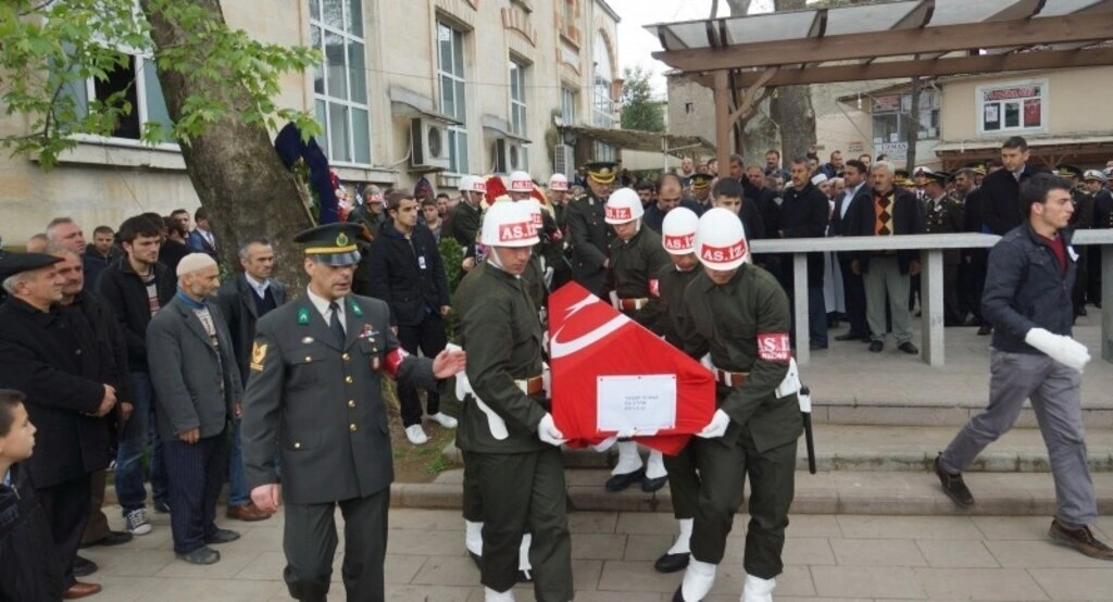 Şehit Yaşar Yılmaz toprağa verildi - Resim 4