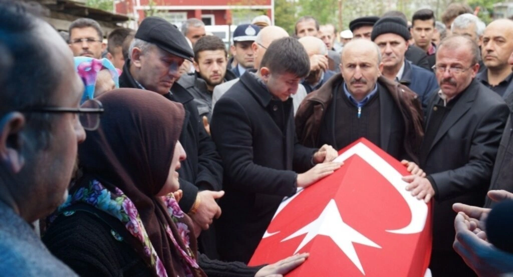 Şehit Yaşar Yılmaz toprağa verildi - Resim 6