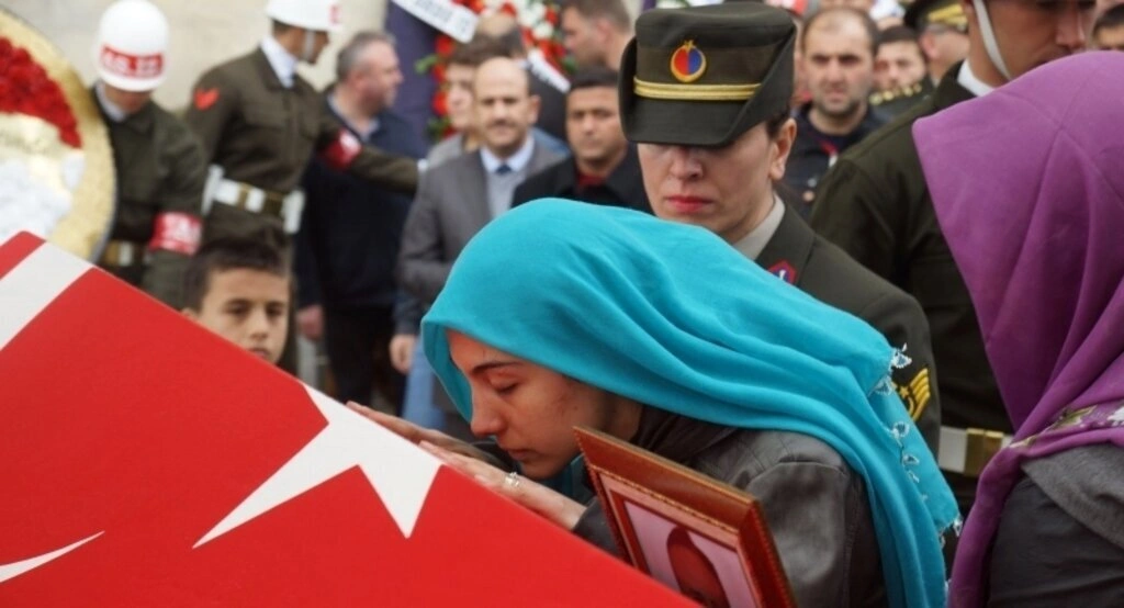 Şehit Yaşar Yılmaz toprağa verildi - Resim 9