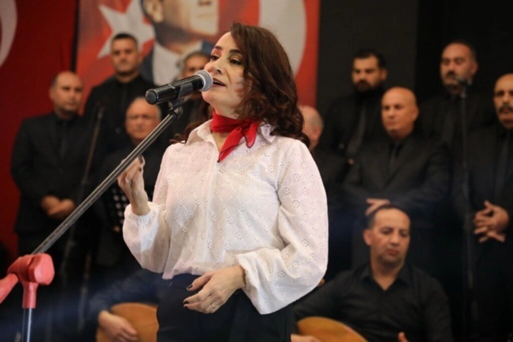 İlkadım THM Korosu Atatürk'ün sevdiği türküleri söyledi - Resim 4