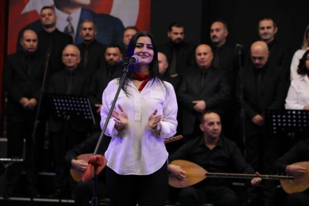 İlkadım THM Korosu Atatürk'ün sevdiği türküleri söyledi - Resim 5