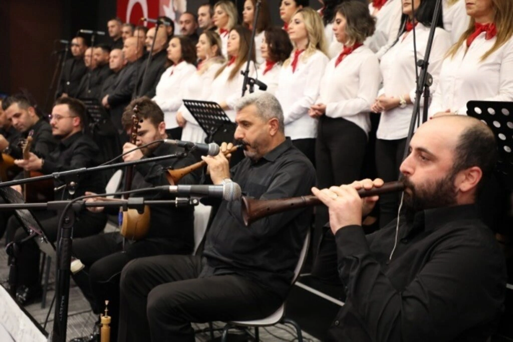 İlkadım THM Korosu Atatürk'ün sevdiği türküleri söyledi - Resim 12