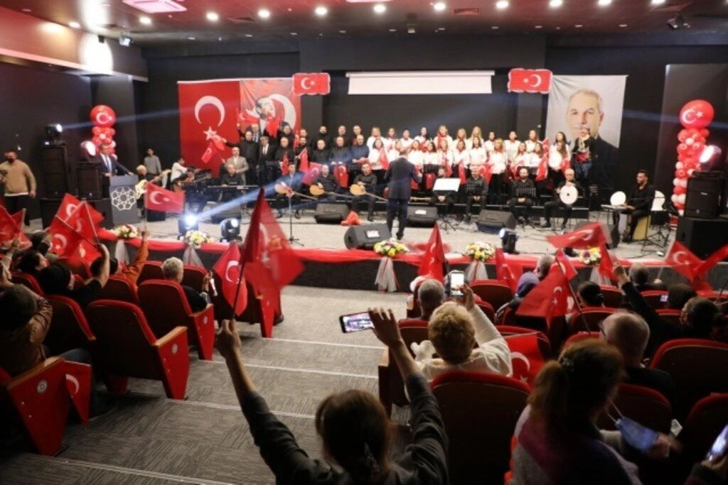 İlkadım THM Korosu Atatürk'ün sevdiği türküleri söyledi - Resim 16