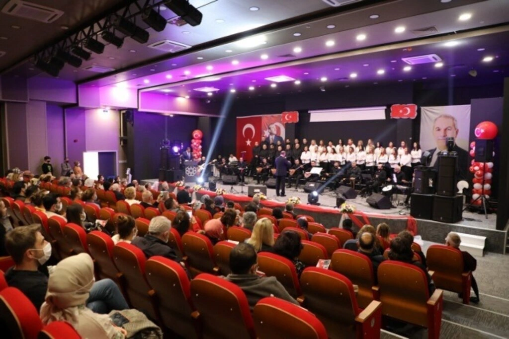 İlkadım THM Korosu Atatürk'ün sevdiği türküleri söyledi - Resim 18