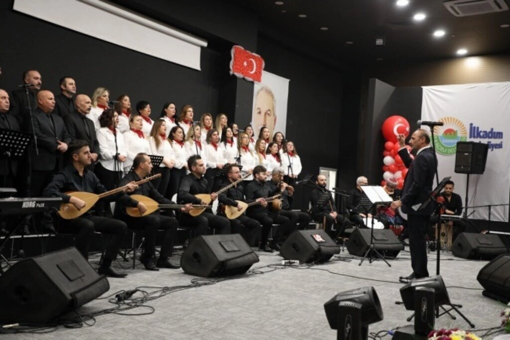 İlkadım THM Korosu Atatürk'ün sevdiği türküleri söyledi - Resim 23