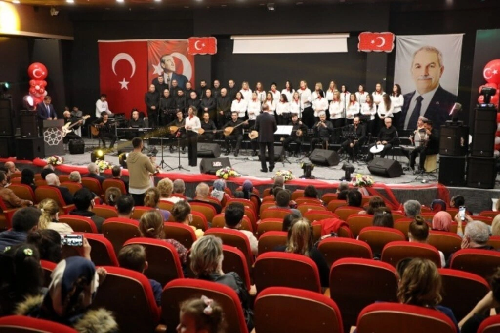 İlkadım THM Korosu Atatürk'ün sevdiği türküleri söyledi - Resim 25