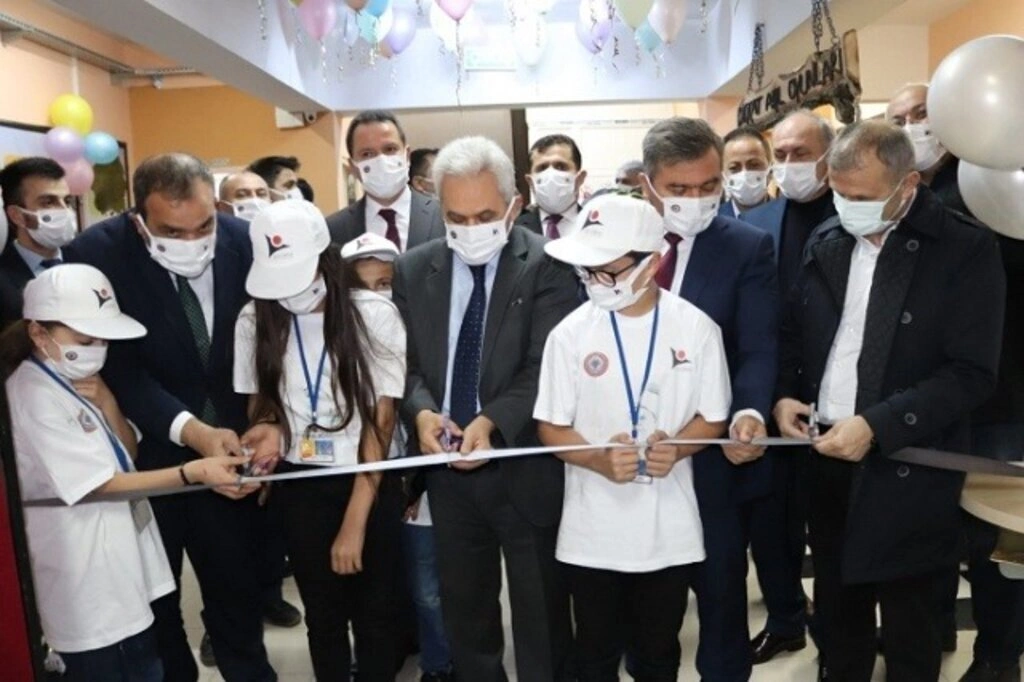 Canik Tuzaklı Ortaokulu'nda TÜBİTAK Bilim Fuarı - Resim 4