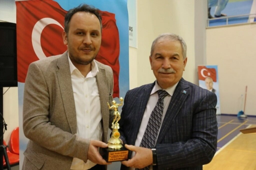 İlkadım Birimler Arası Voleybol Turnuvası'nın Şampiyonu Mali Hizmetler Müdürlüğü Oldu - Resim 3