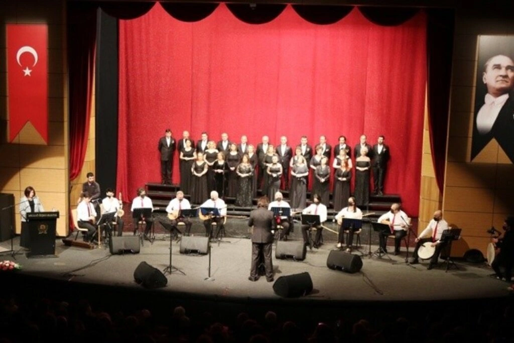 Atakum Belediyesi Türk Halk Müziği Korosu’ndan muhteşem konser - Resim 12