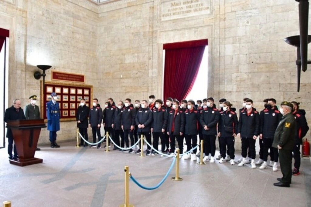 Yılport Samsunspor U19 Anıtkabir'de - Resim 3