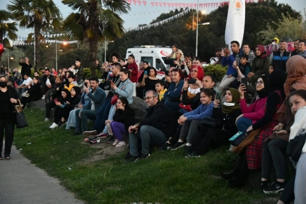 Samsun'da 19 Mayıs kutlamaları nefes kesiyor - Resim 4