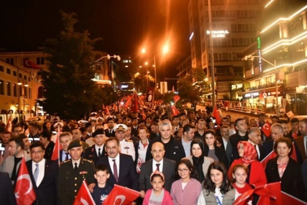 Samsun'da 19 Mayıs kutlamaları nefes kesiyor - Resim 12