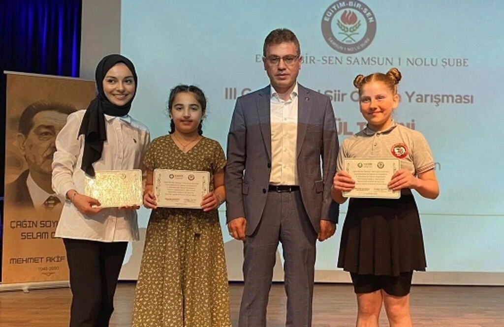 Eğitim Bir Sen Samsun 1 Nolu Şubesi Geleneksel Şiir Okuma Yarışmasının Üçüncüsü Yapıldı - Resim 1